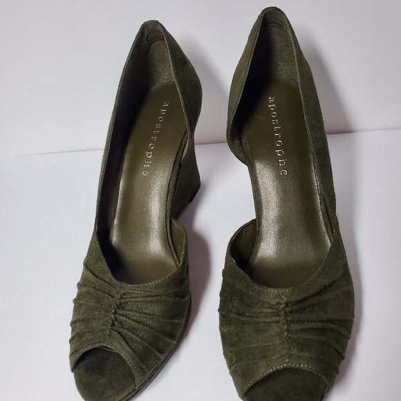 Apostrophe Green Suede 3.5" Wedges - Picture 4 of 6